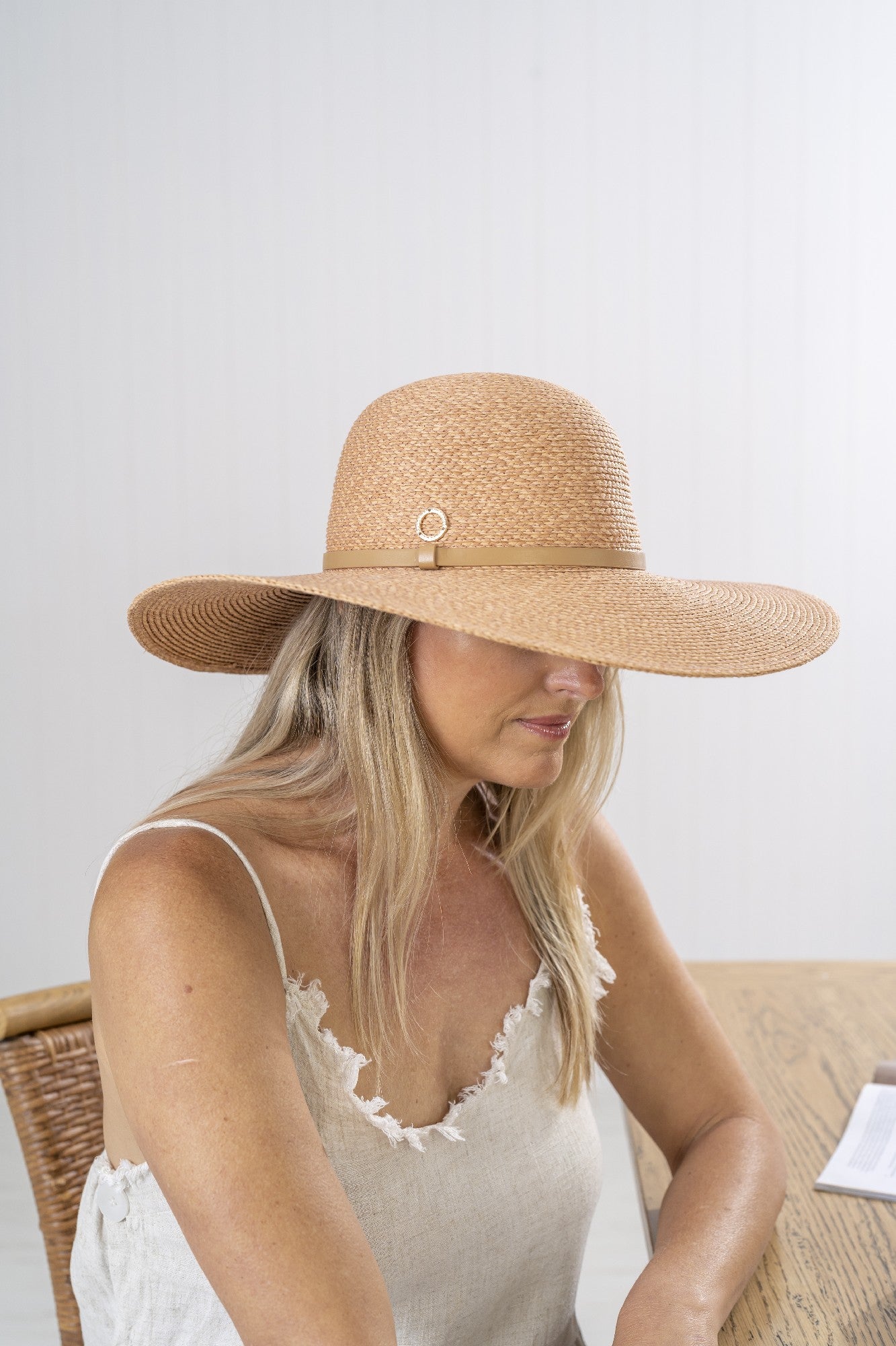 HAT PANDORA WIDE DUSTY PINK